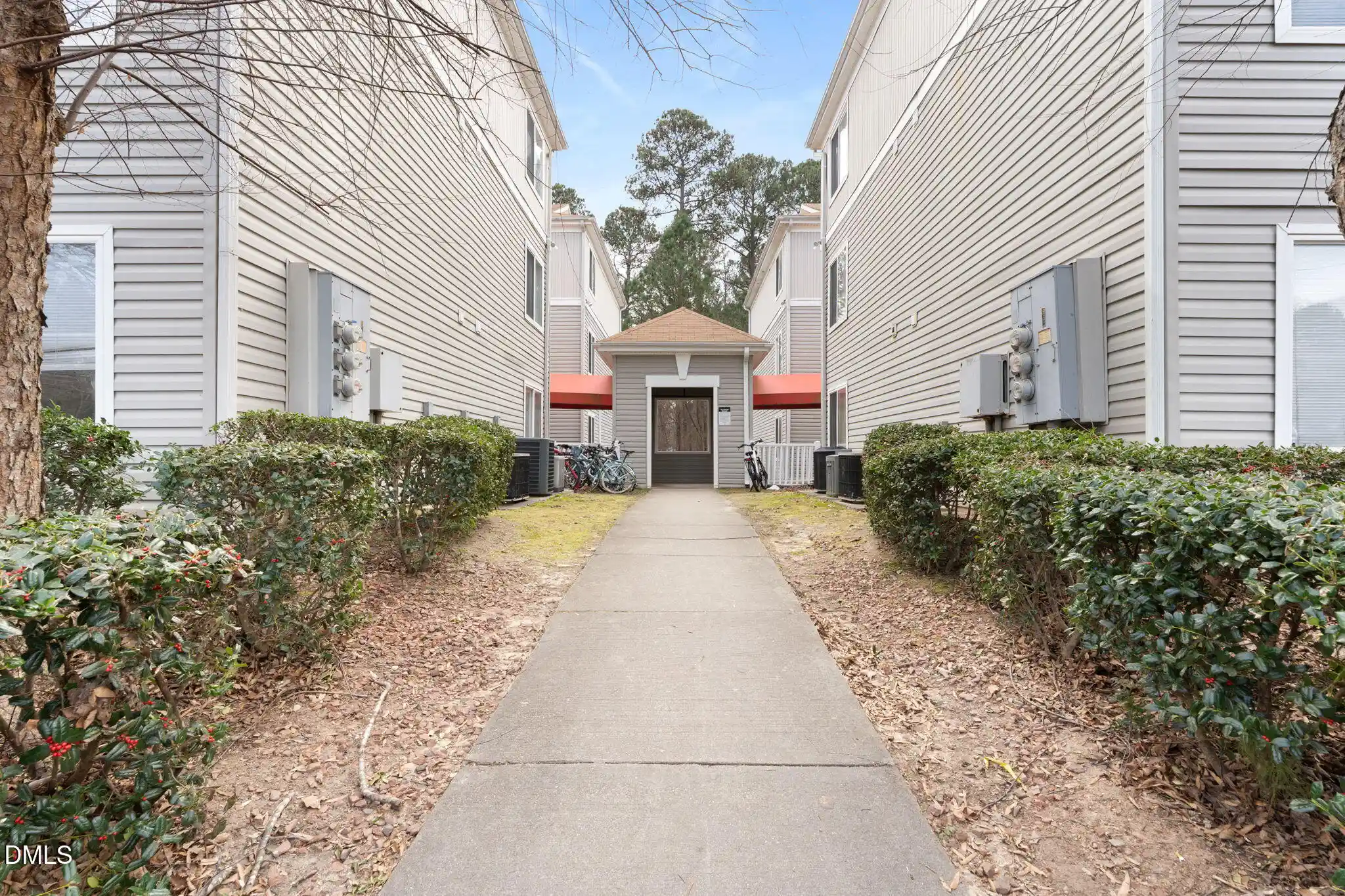 Listing Photo 2 - Condo for sale in 1331 Crab Orch Dr located at 1331 Crab Orch Dr, Raleigh, NC 27606 - Unit #303