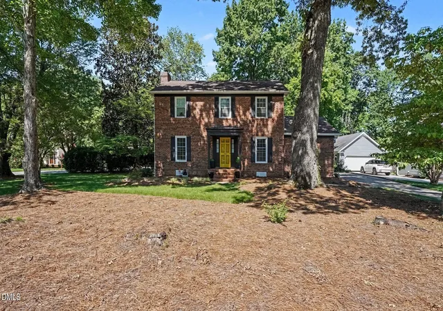 Photo 3 of Single family home for sale at 3701 Sagamore Dr, Greensboro, NC 27410 | MLS# 10183881 | Listing updated on 2026-08-01