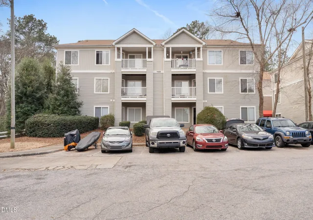 1st image of 1420 Collegiate Cir, Raleigh, NC 27606 | MLS# 10183463