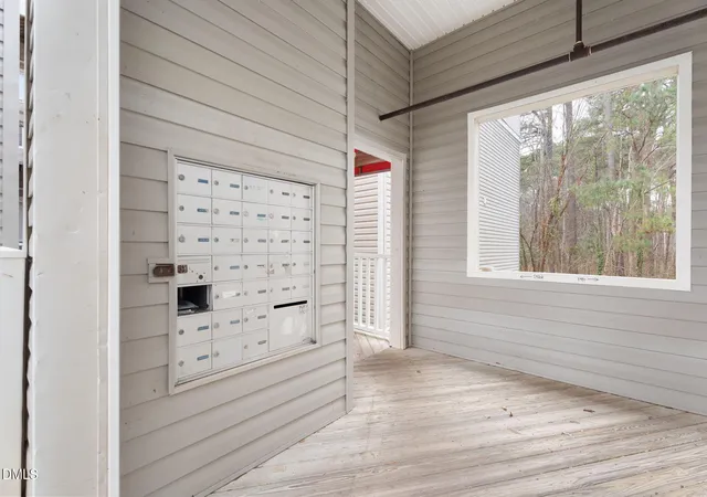 3rd image of 1420 Collegiate Cir, Raleigh, NC 27606 | MLS# 10183463
