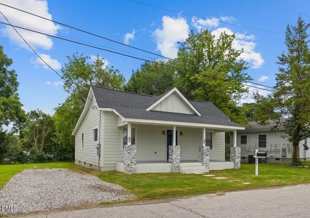 3rd image of 212 Pearl St, Henderson, NC 27536 | MLS# 10183796