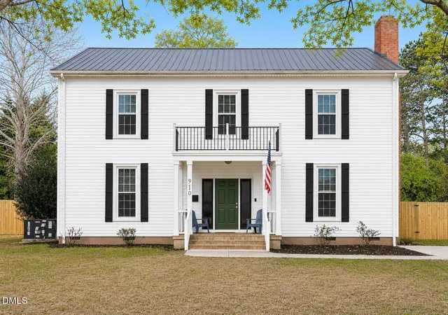 Photo 1 of Single family home for sale at 910 S 2nd Street, Smithfield, NC 27577 | MLS# 10183701 | Listing updated on 2026-09-07