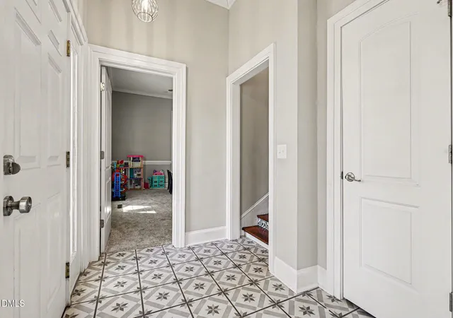 Photo 3 of Single family home for sale at 910 S 2nd Street, Smithfield, NC 27577 | MLS# 10183701 | Listing updated on 2026-09-07