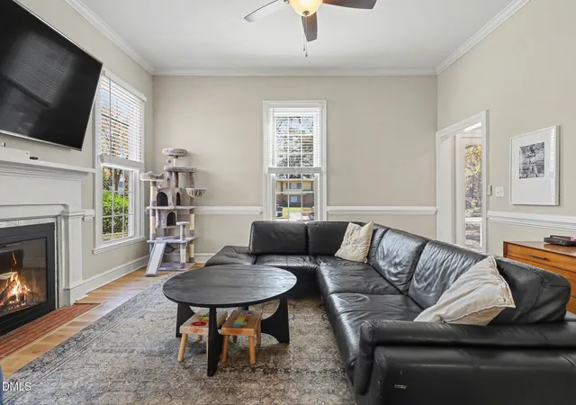 Photo 3 of Single family home for sale at 910 S 2nd Street, Smithfield, NC 27577 | MLS# 10183701 | Listing updated on 2026-09-07