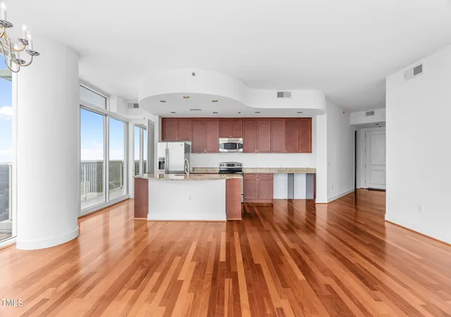 Listing Photo 4 - Condo for sale in PNC Plaza located at 301 Fayetteville St, Raleigh, NC 27601 - Unit #2601