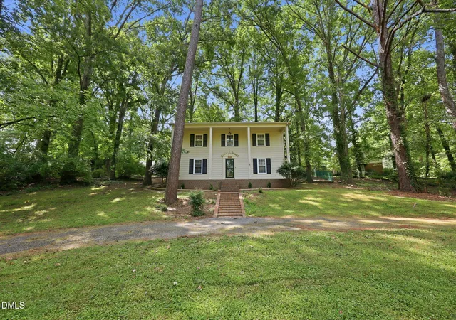 2nd image of 2121 N Shoreline Dr, Sanford, NC 27330 | MLS# 10183540
