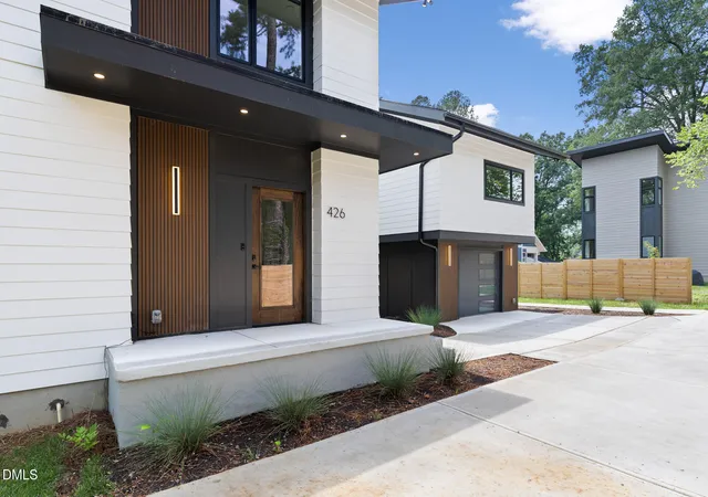3rd image of 426 E Hammond St, Durham, NC 27704 | MLS# 10183555