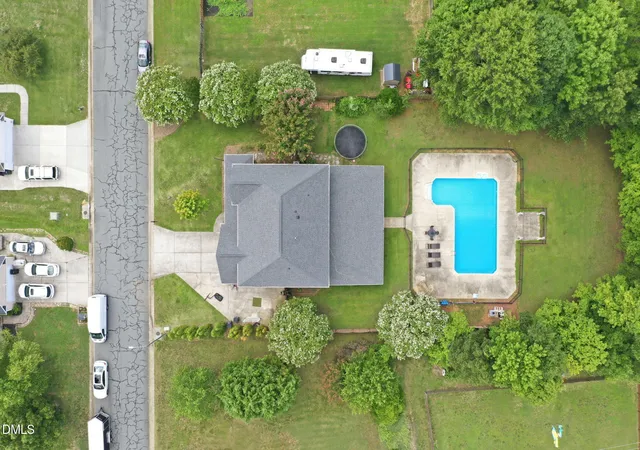 Photo 3 of Sale Pending at 3123 Juniper Dr, Burlington, NC 27215 | MLS# 10183517 | Listing updated on 2026-08-05