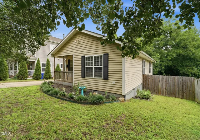 2nd image of 114 N Blacknall St, Durham, NC 27703 | MLS# 10183541