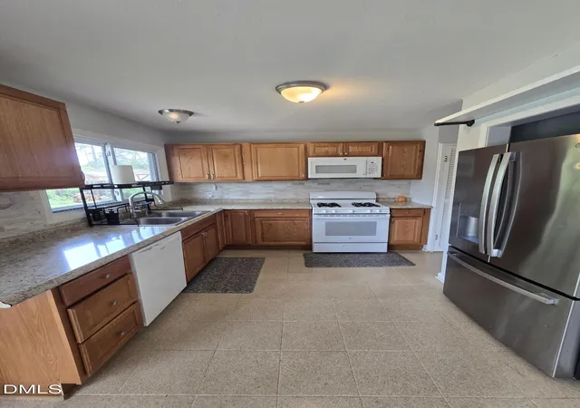 Photo 4 of Single family home for sale at 778 Yorkshire Dr, Fayetteville, NC 28314 | MLS# 10183597 | Listing updated on 2026-08-20