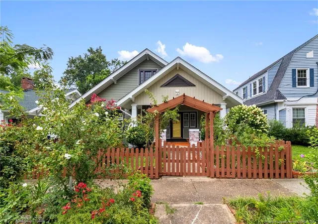 2nd image of 323 N Steele St, Sanford, NC 27330 | MLS# 766826