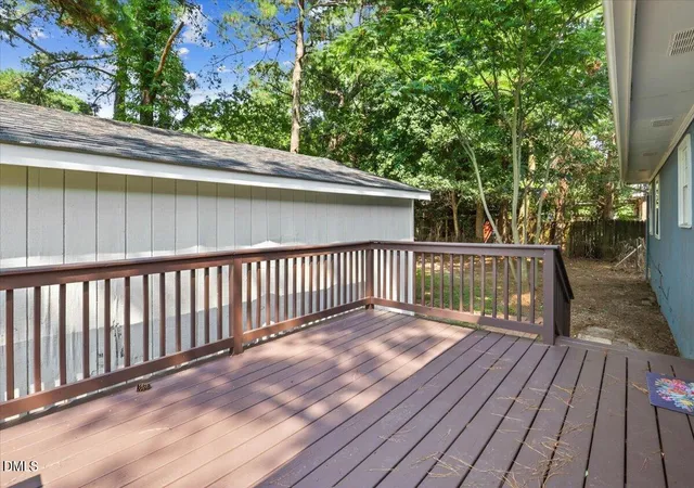 Photo 3 of Single family home for sale at 400 Vinwood Ave, Goldsboro, NC 27534 | MLS# 10186672 | Listing updated on 2026-10-13
