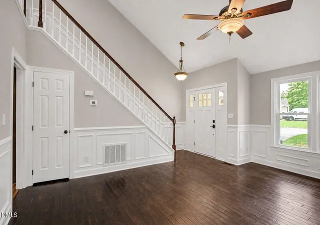 Photo 3 of Single family home for sale at 1001 Lantern Light Ct, Apex, NC 27502 | MLS# 10183616 | Listing updated on 2026-09-20