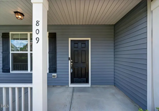 Photo 3 of Sale Pending at 809 Willow Tower Ct, Rolesville, NC 27571 | MLS# 10183802 | Listing updated on 2026-09-26