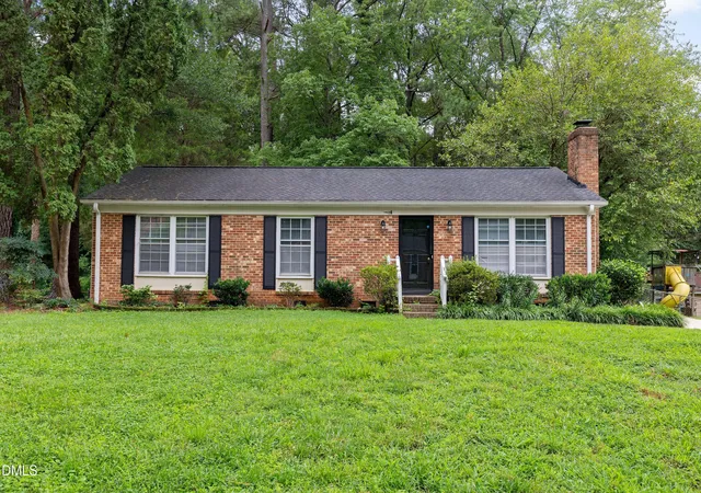 1st image of 5804 Caledonia St, Raleigh, NC 27609 | MLS# 10184717