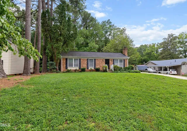 2nd image of 5804 Caledonia St, Raleigh, NC 27609 | MLS# 10184717