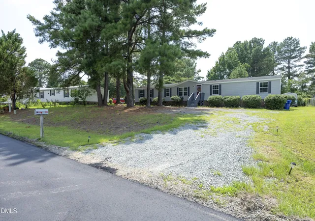 Photo 3 of Manufactured home for sale at 8204 Fieldcrest Ln, Fuquay Varina, NC 27526 | MLS# 10183793 | Listing updated on 2026-09-13