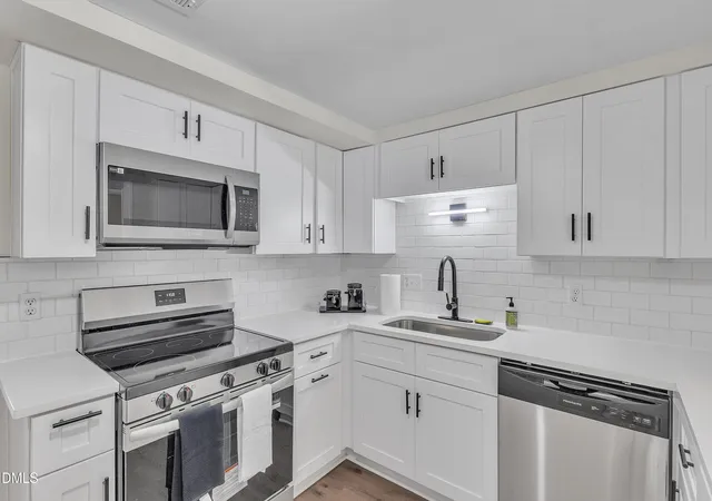 2nd image of 12 Patriot Cir, Durham, NC 27704 | MLS# 10183790