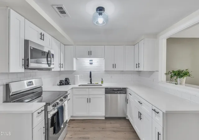 3rd image of 12 Patriot Cir, Durham, NC 27704 | MLS# 10183790