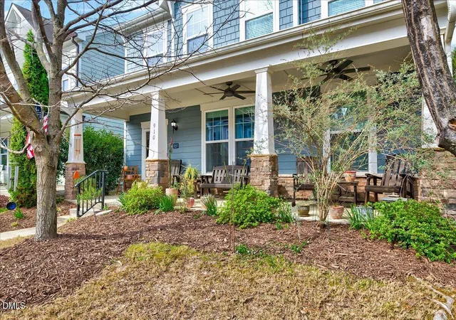 Photo 3 of Single family home for sale at 910 Branch Line Ln, Apex, NC 27502 | MLS# 10183807 | Listing updated on 2026-09-18