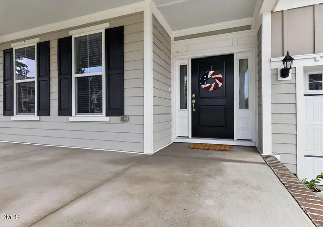 3rd image of 2305 Swansea Ln, Apex, NC 27502 | MLS# 10184163