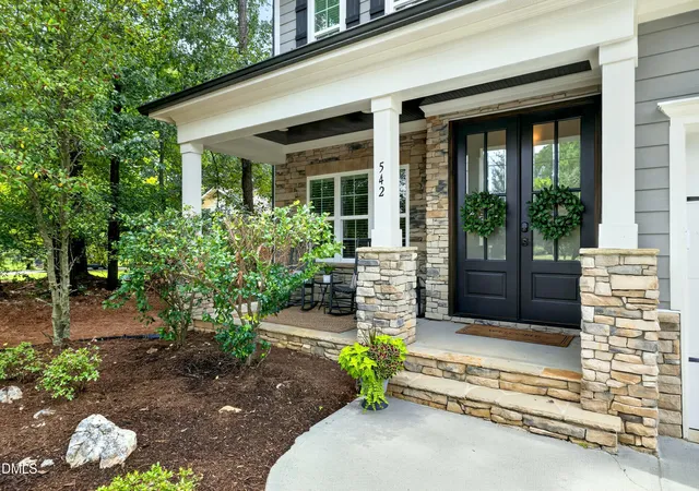 Photo 2 of Sale Pending at 542 Walnut St, Cary, NC 27511 | MLS# 10184401 | Listing updated on 2026-09-13