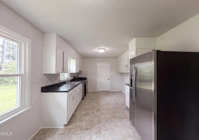 Photo 4 of Single family home for sale at 720 Carnegie Dr, Fayetteville, NC 28311 | MLS# 10183876 | Listing updated on 2026-09-10