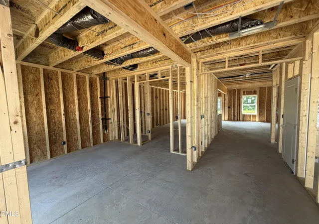 Photo 3 of Sale Pending at 129 Cheshire Farm Dr, Smithfield, NC 27577 | MLS# 10183863 | Listing updated on 2026-09-08