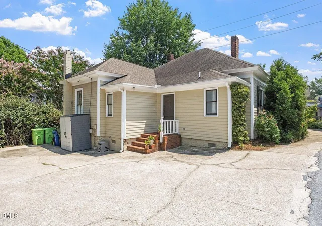 Photo 3 of Single family home for sale at 516 W Peace St, Raleigh, NC 27603 | MLS# 10183887 | Listing updated on 2026-08-18