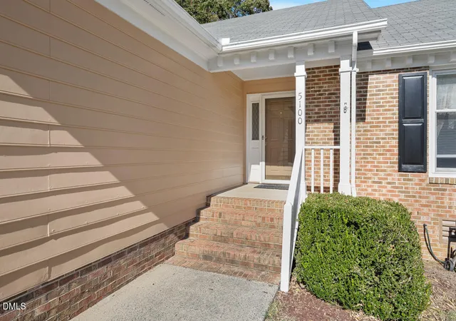 Photo 3 of Single family home for sale at 5100 Stardust Dr, Durham, NC 27712 | MLS# 10183885 | Listing updated on 2026-09-16