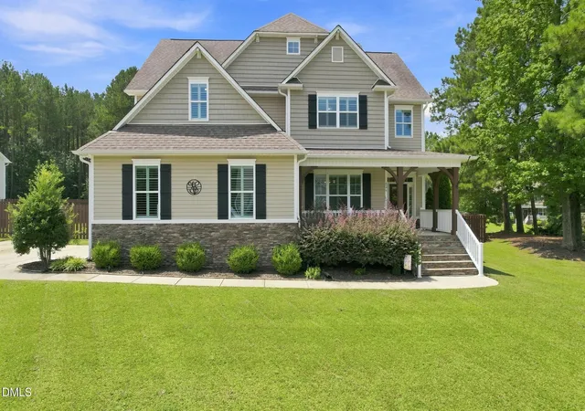 Photo 3 of Single family home for sale at 626 Bridgeport Cir, Clayton, NC 27527 | MLS# 10183888 | Listing updated on 2026-08-17