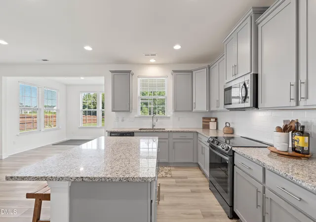 Photo 4 of Single family home for sale at 116 Hay Fld Dr, Lillington, NC 27546 | MLS# 10183911 | Listing updated on 2026-09-26