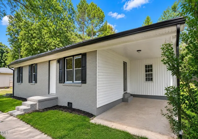 Photo 2 of Sale Pending at 604 Sexton Ave, Zebulon, NC 27597 | MLS# 10183995 | Listing updated on 2026-08-28