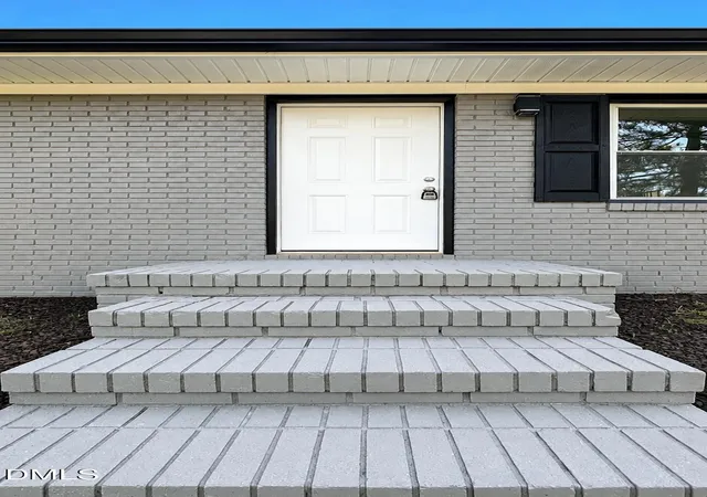Photo 4 of Sale Pending at 604 Sexton Ave, Zebulon, NC 27597 | MLS# 10183995 | Listing updated on 2026-08-28