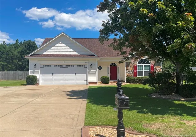 Photo 2 of Sale Pending at 310 Oakridge Dr, Raeford, NC 28376 | MLS# 767013 | Listing updated on 2026-09-01