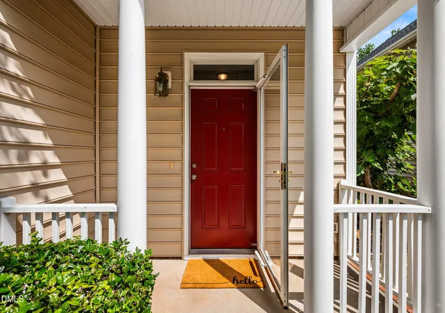 Photo 3 of Single family home for sale at 4916 Morning Edge Dr, Raleigh, NC 27613 | MLS# 10185287 | Listing updated on 2026-09-11