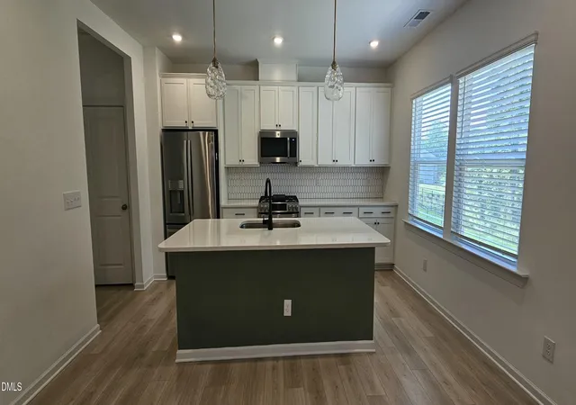 4th image of 214 Dreamweaver Ct, Sanford, NC 27330 | MLS# 10184169