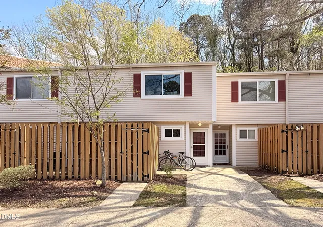 1st image of 220 Elizabeth St #Apt A15, Chapel Hill, NC 27514 | MLS# 10183969