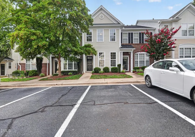 Photo 2 of Townhouse for sale at 5710 Corbon Crst Ln, Raleigh, NC 27612 | MLS# 10183980 | Listing updated on 2026-08-28