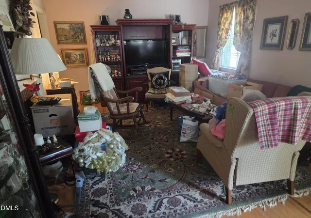 Photo 4 of Sale Pending at 1928 Fairfield Dr, Raleigh, NC 27608 | MLS# 10183992 | Listing updated on 2026-09-17