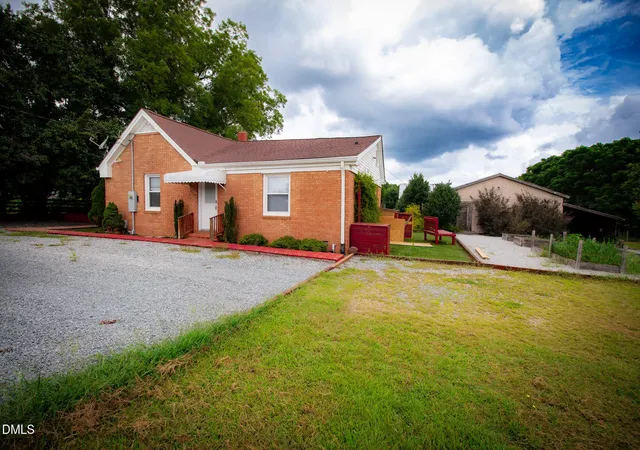 Photo 2 of Single family home for sale at 1520 Old Barbour Rd, Benson, NC 27504 | MLS# 10184055 | Listing updated on 2026-09-21