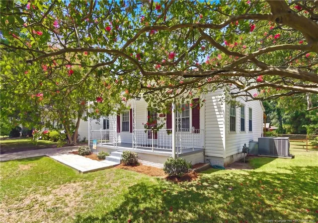 2nd image of 211 Willborough Ave, Fayetteville, NC 28303 | MLS# 767020