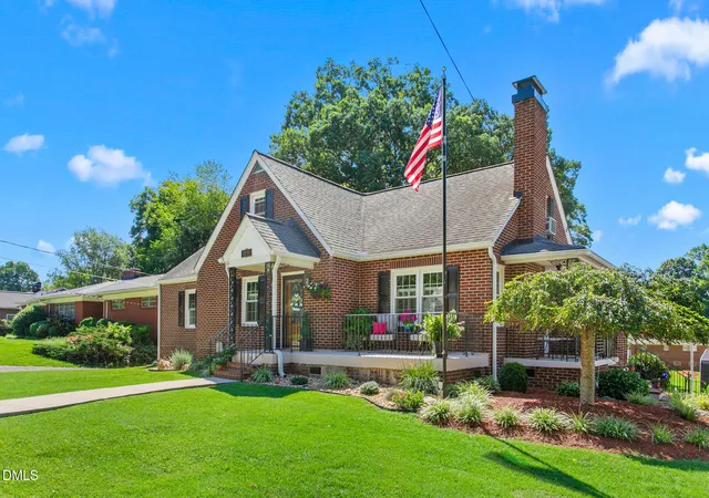 2nd image of 1111 N Woodleigh Cir, Reidsville, NC 27320 | MLS# 10184929