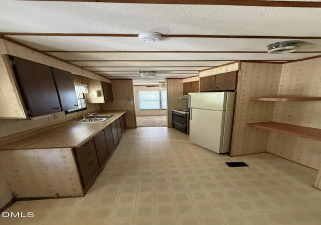 Photo 3 of Manufactured home for sale at 125 Dark Wood Dr, Spring Lake, NC 28390 | MLS# 10184182 | Listing updated on 2026-08-13