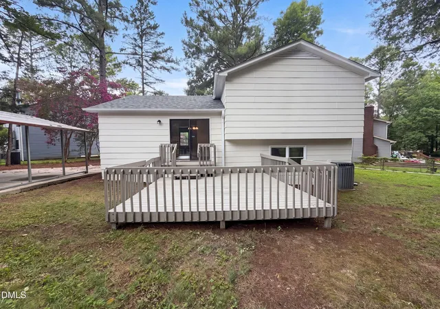 5th image of 11 Chanter Ct, Durham, NC 27705 | MLS# 10184032
