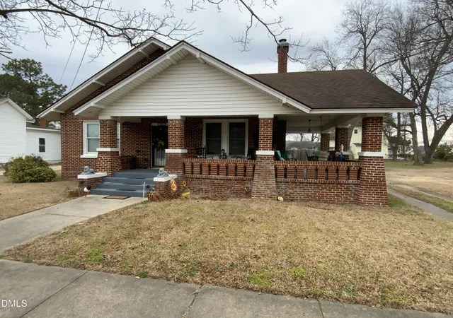 1st image of 304 W Harnett St, Dunn, NC 28334 | MLS# 10184036