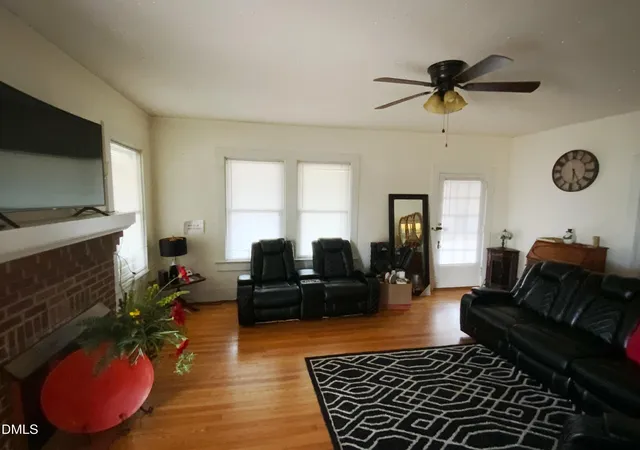 3rd image of 304 W Harnett St, Dunn, NC 28334 | MLS# 10184036