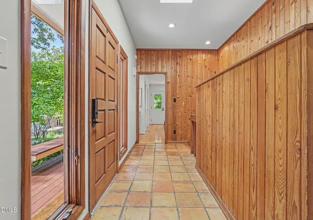 3rd image of 625 Kensington Dr, Chapel Hill, NC 27514 | MLS# 10185402