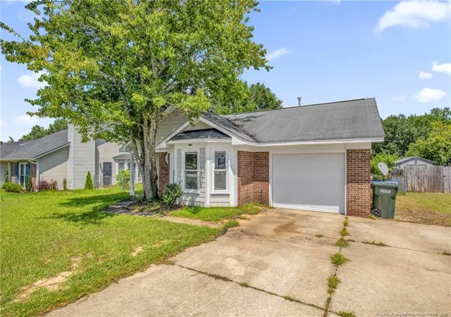 Photo 2 of Single family home for sale at 1615 Winnabow Dr, Fayetteville, NC 28304 | MLS# 767031 | Listing updated on 2026-08-05
