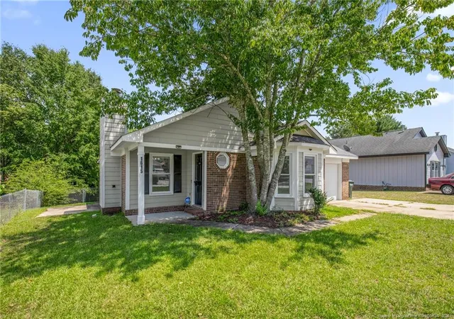 Photo 3 of Single family home for sale at 1615 Winnabow Dr, Fayetteville, NC 28304 | MLS# 767031 | Listing updated on 2026-08-05